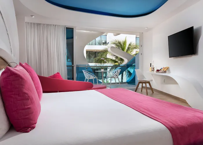 We Uniq Hotel El Carmen Adults Only